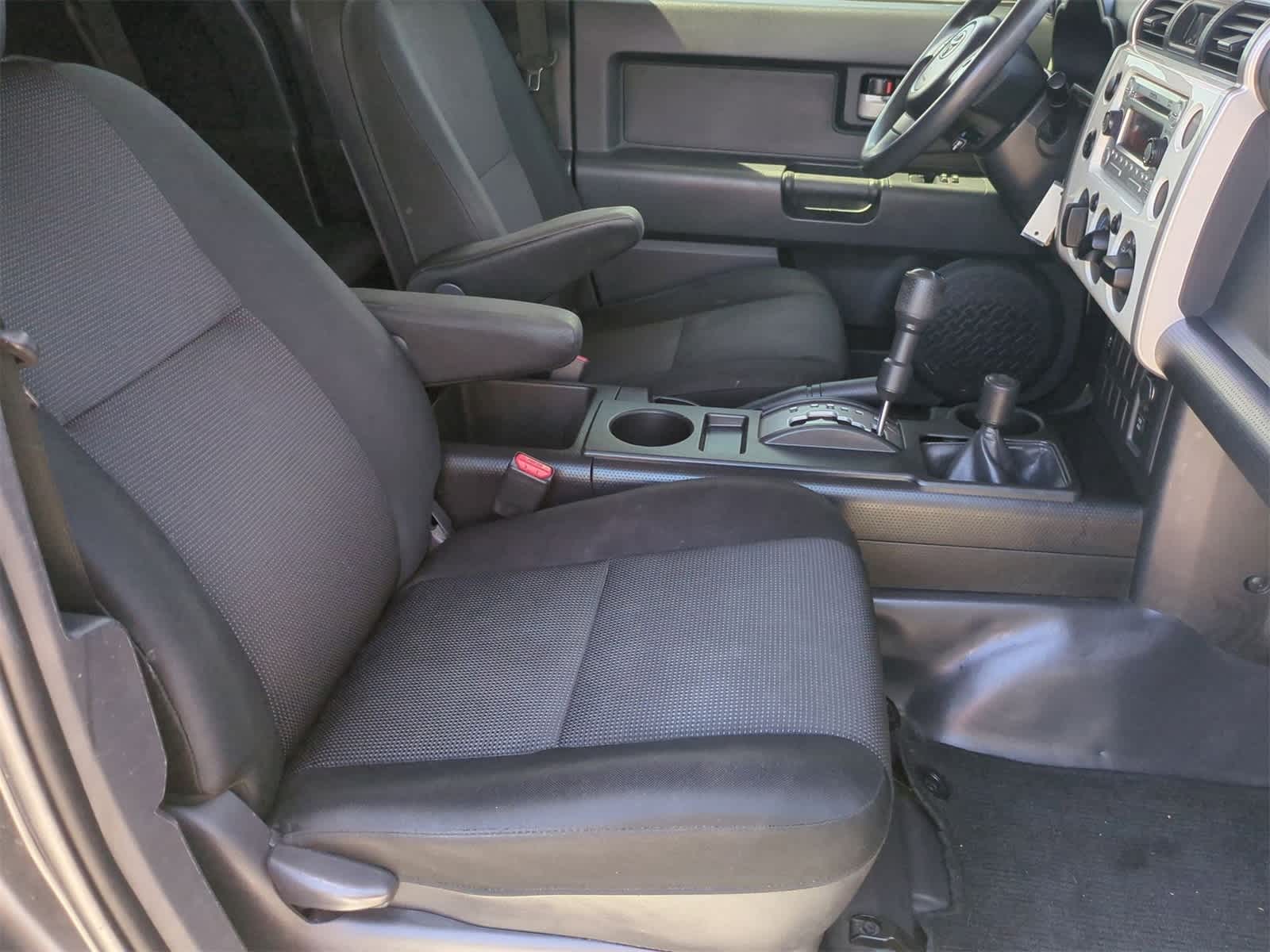 Thumbnail: 2013 Toyota FJ Cruiser - 25