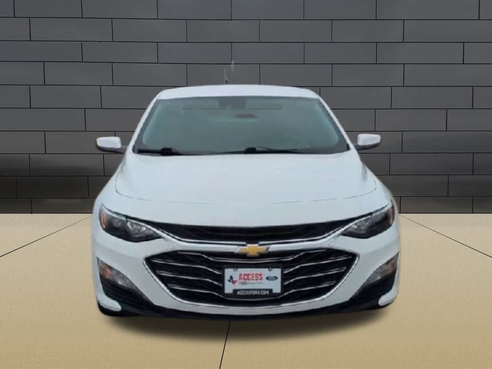 Thumbnail: 2023 Chevrolet Malibu - 3