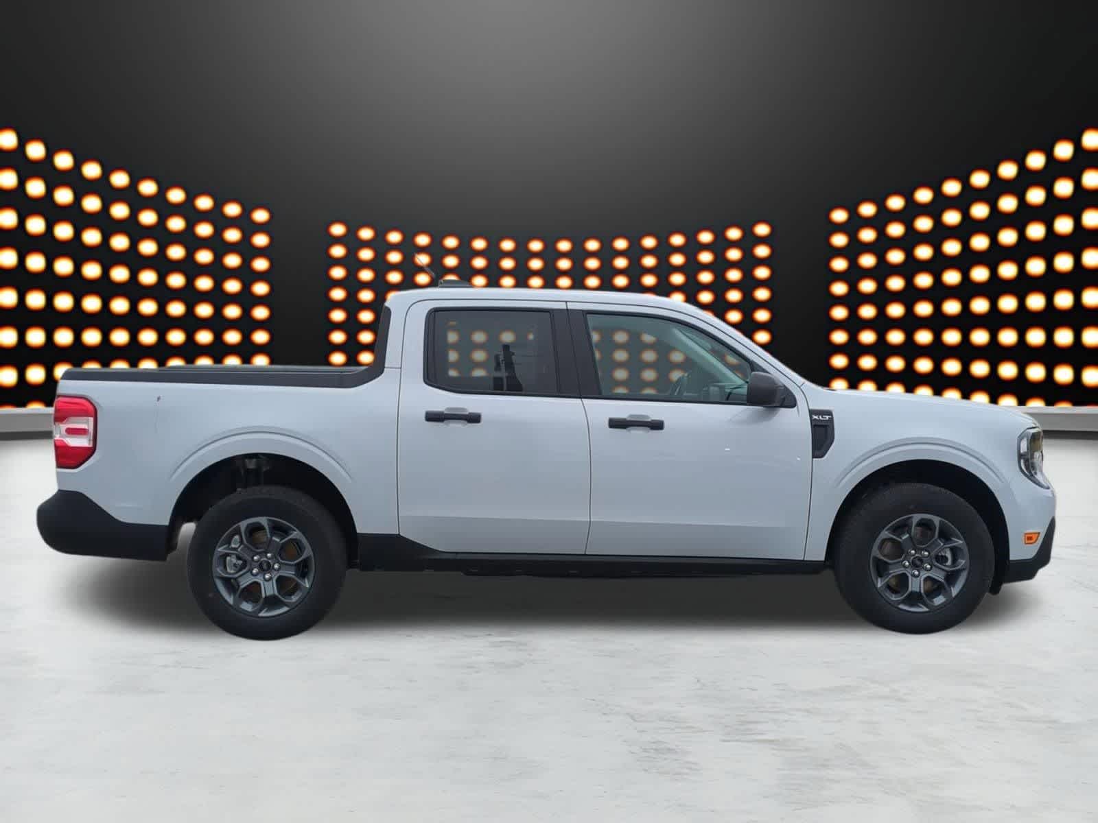 Thumbnail: 2025 Ford Maverick - 9