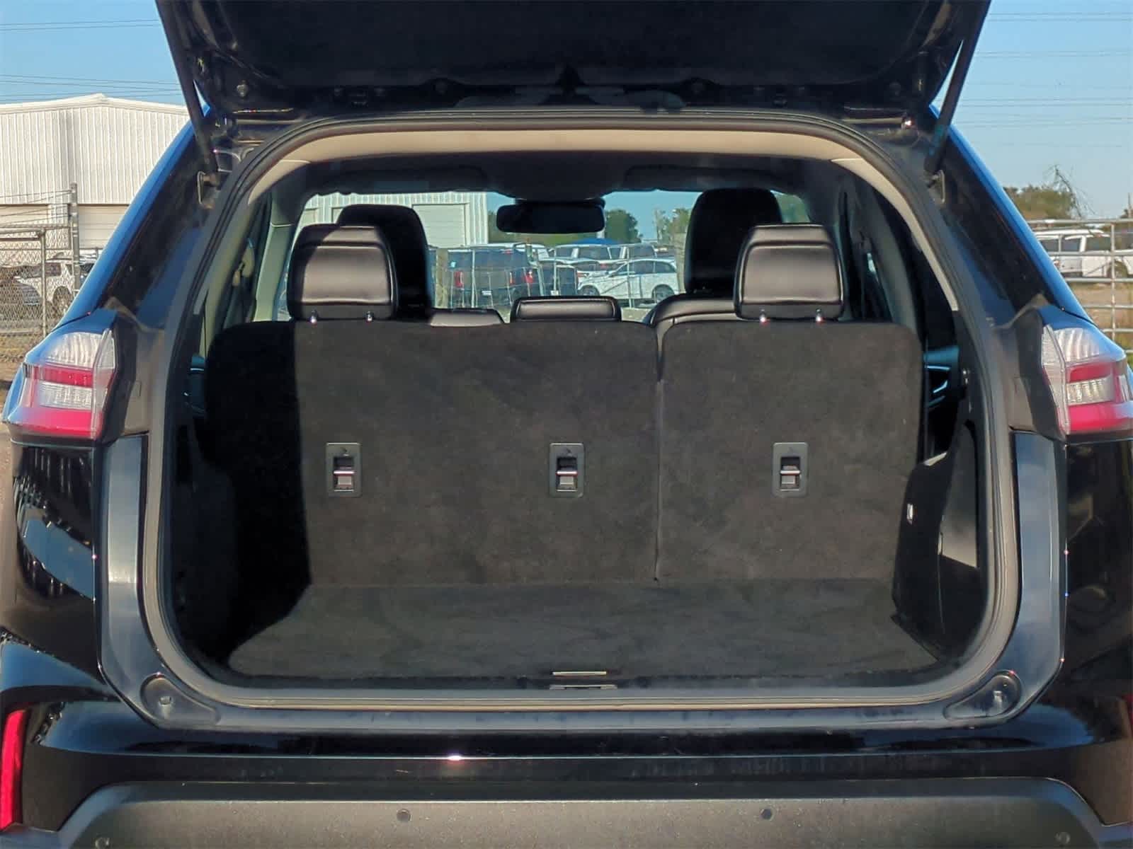 Thumbnail: 2022 Ford Edge - 24