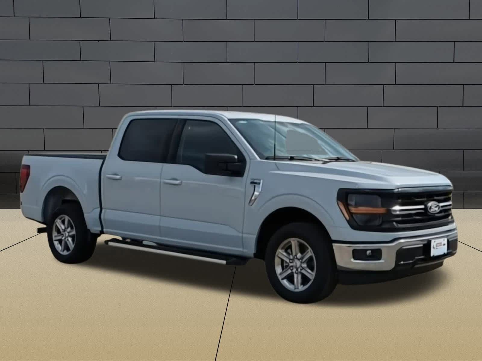 2025 Ford F-150 XLT photo 2
