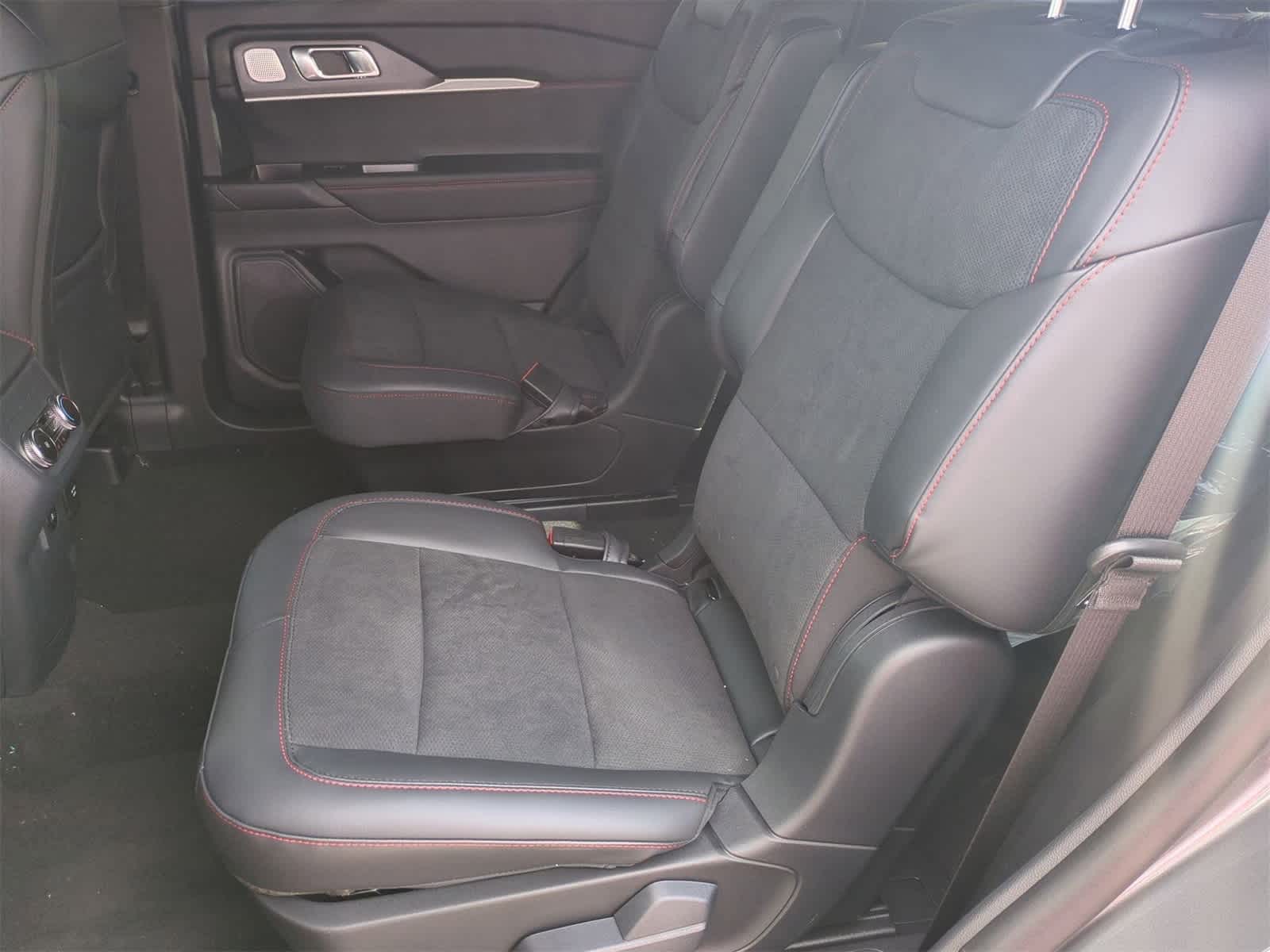 Thumbnail: 2026 Ford Explorer - 25