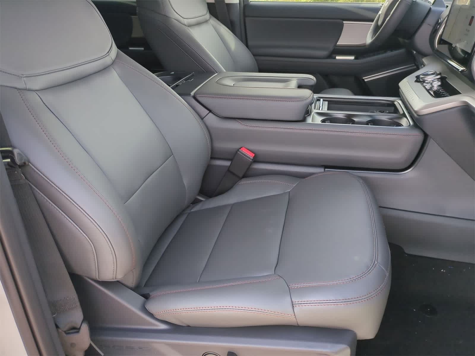 Thumbnail: 2025 Ford Expedition - 28