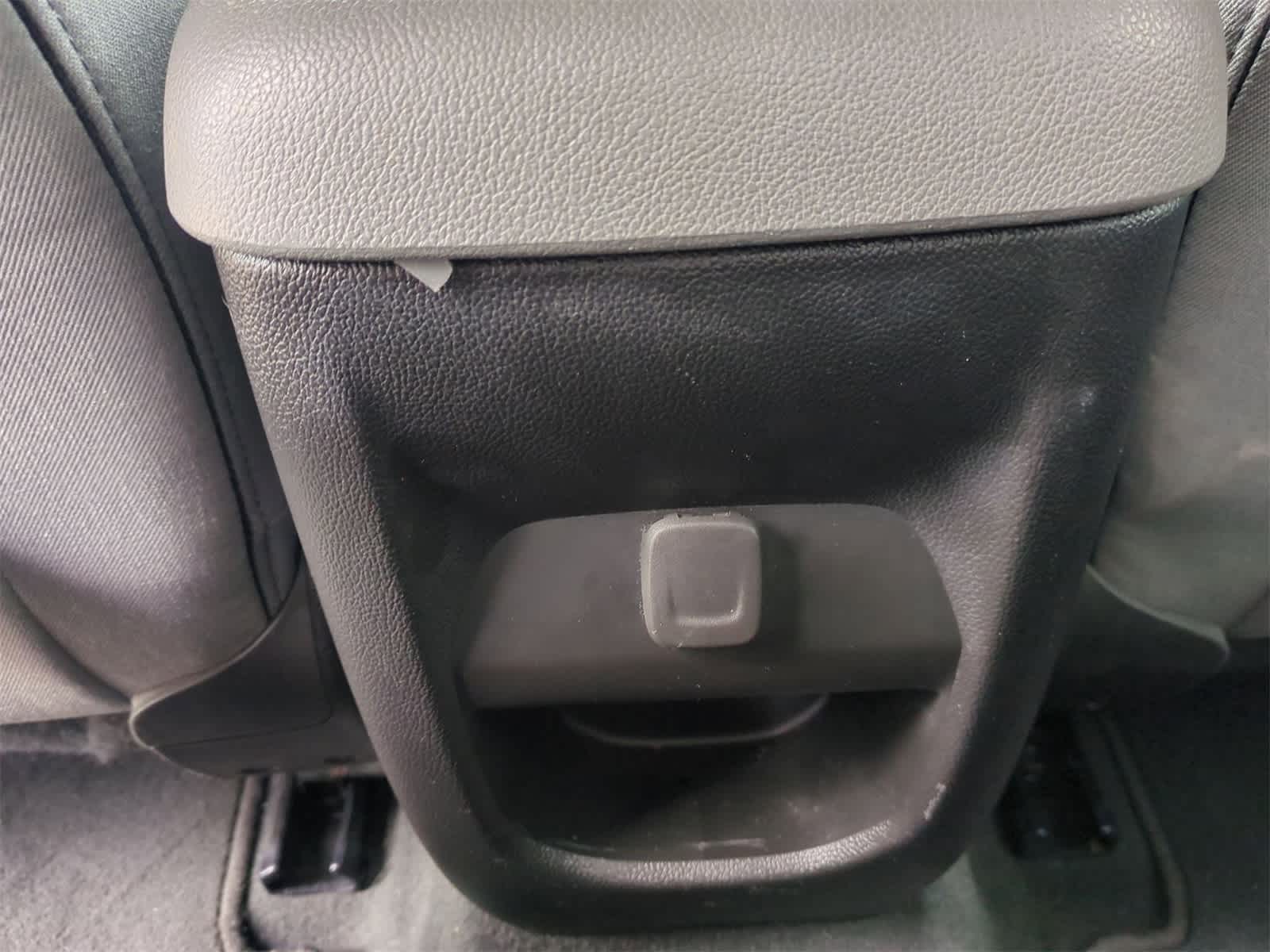 Thumbnail: 2022 Chevrolet Colorado - 19