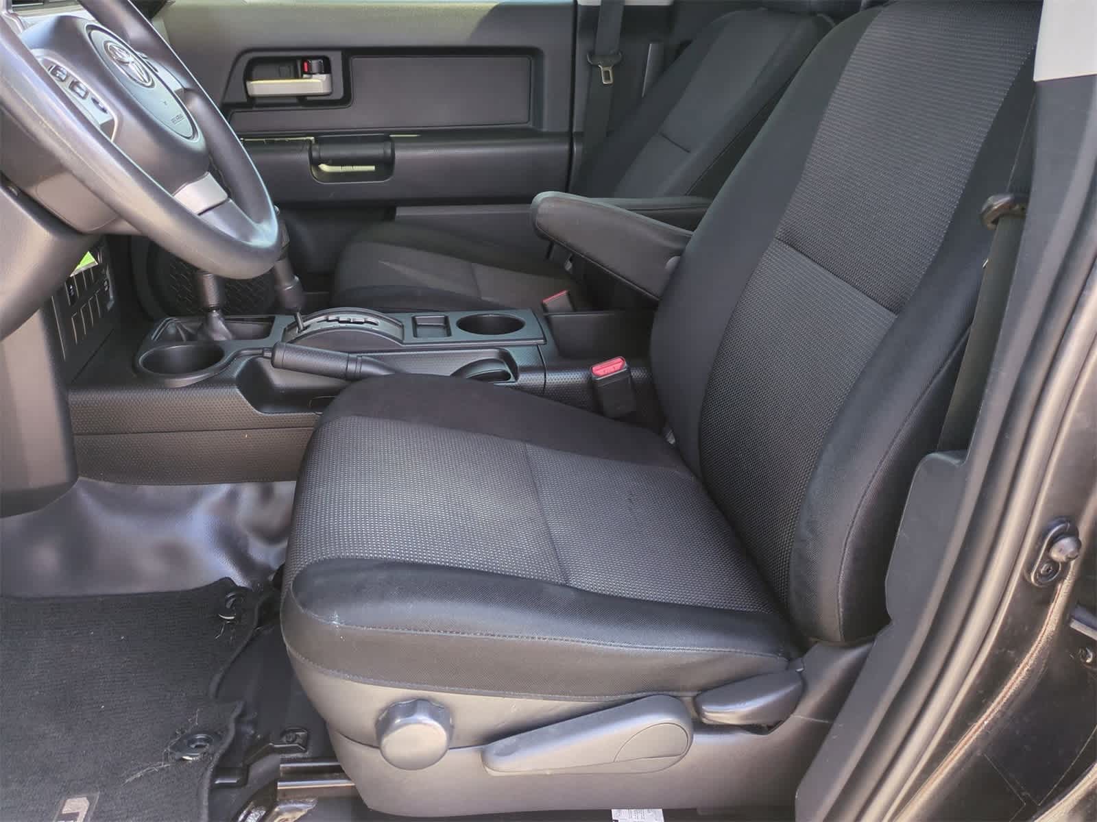 Thumbnail: 2013 Toyota FJ Cruiser - 17