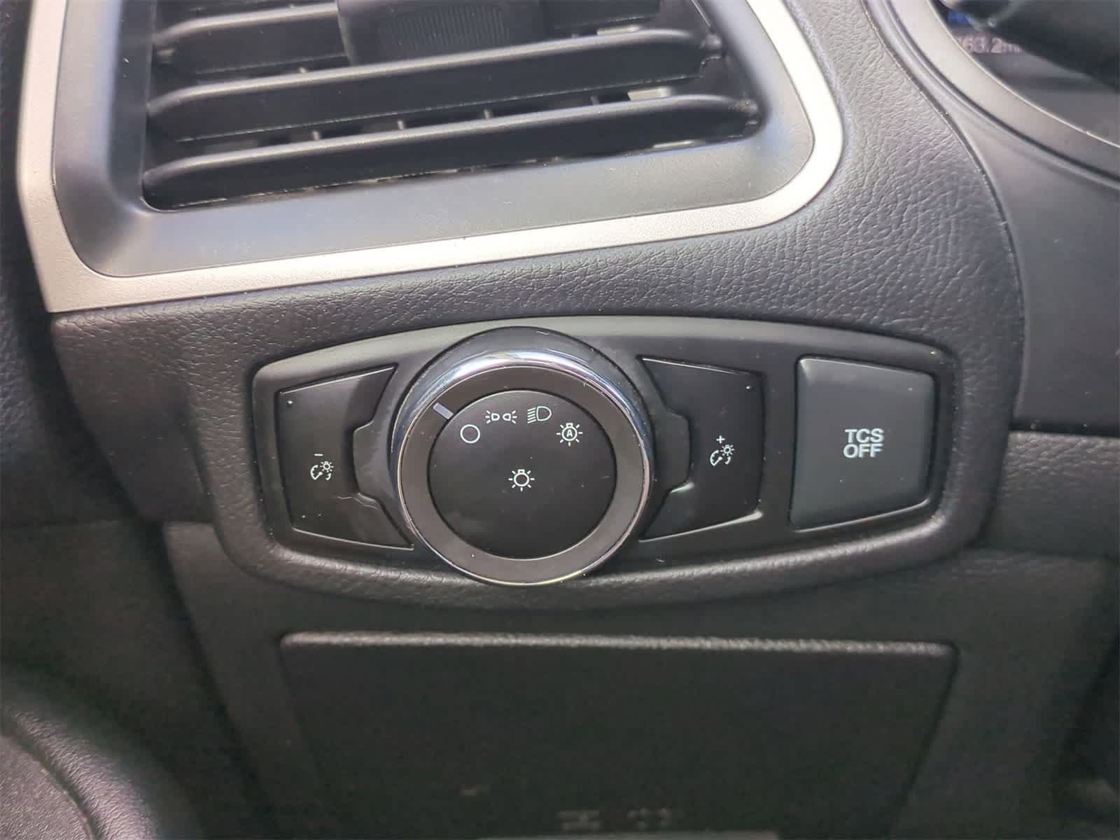 Thumbnail: 2023 Ford Edge - 17