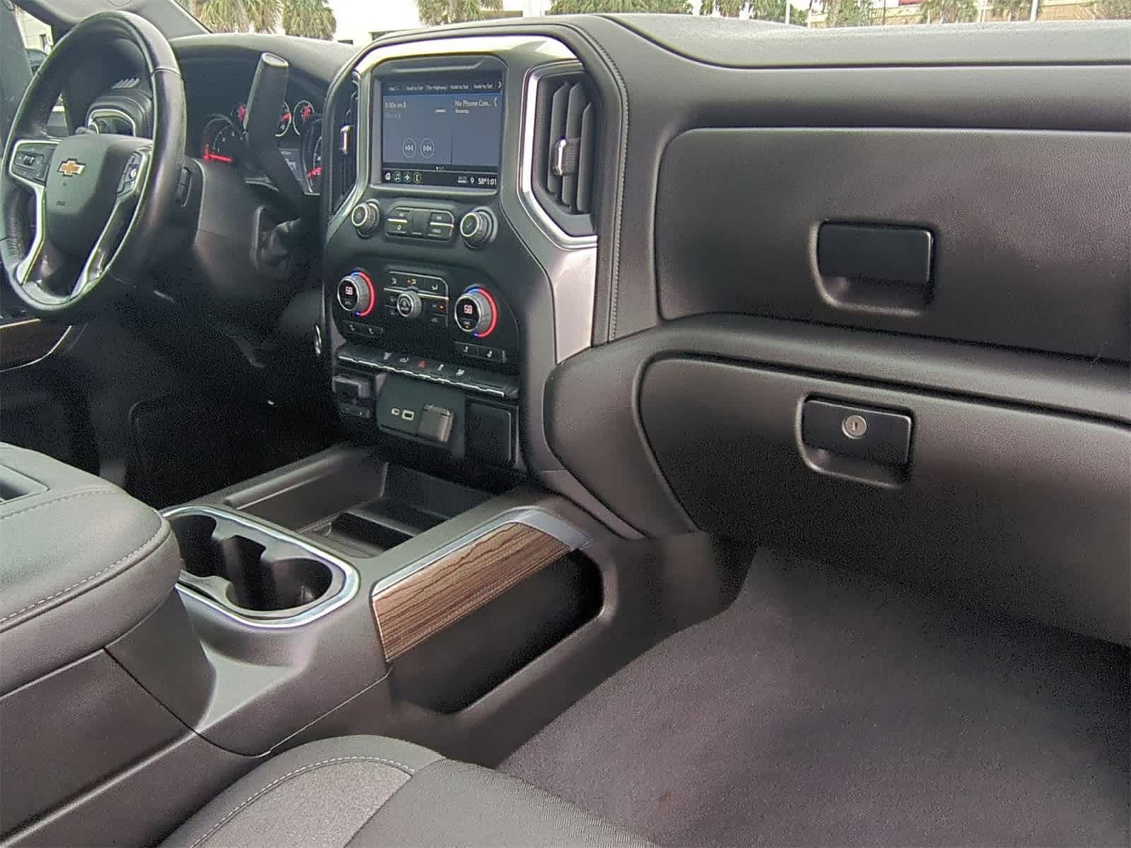 Thumbnail: 2022 Chevrolet Silverado 2500 - 27