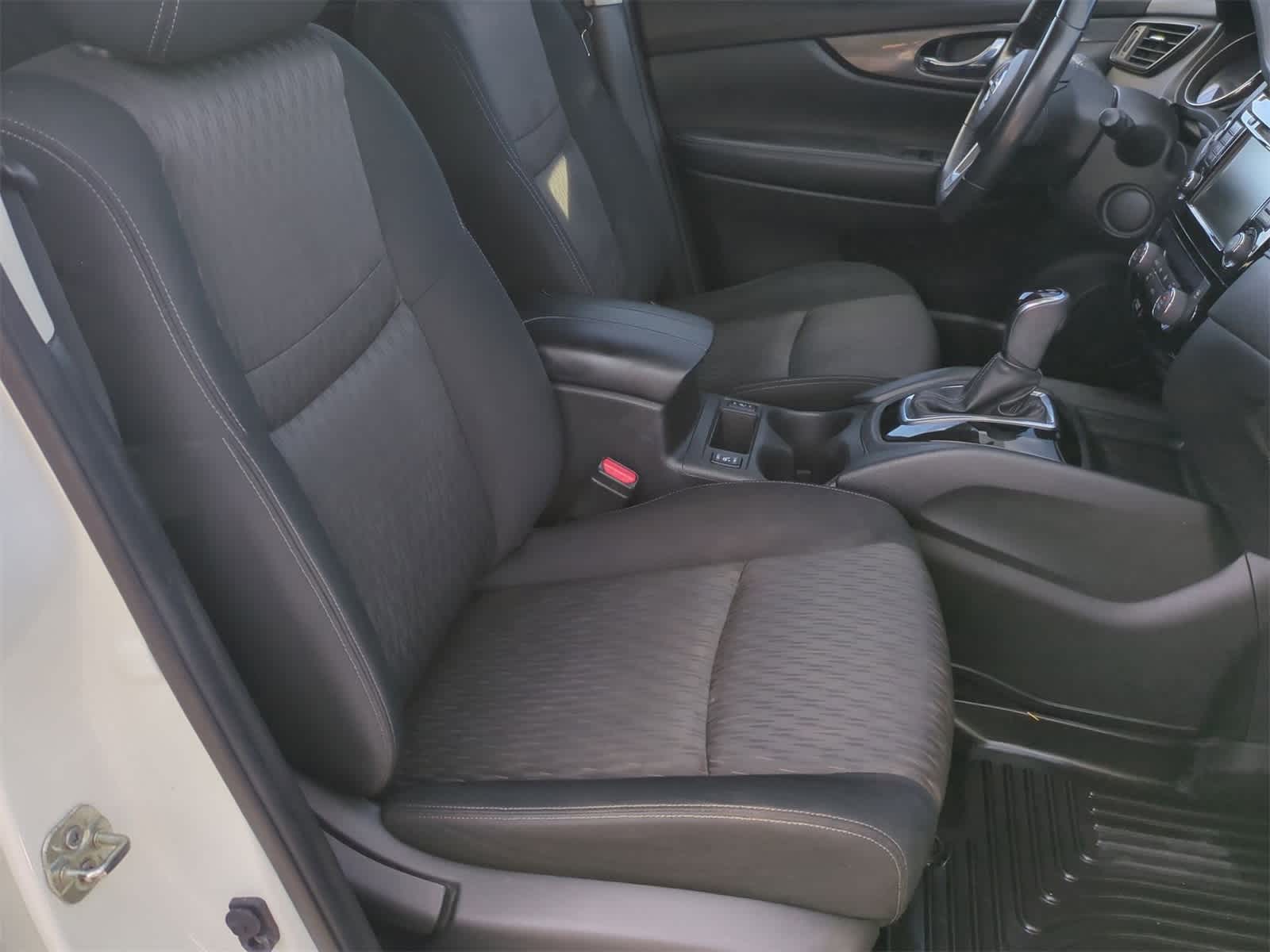 Thumbnail: 2019 Nissan Rogue - 26