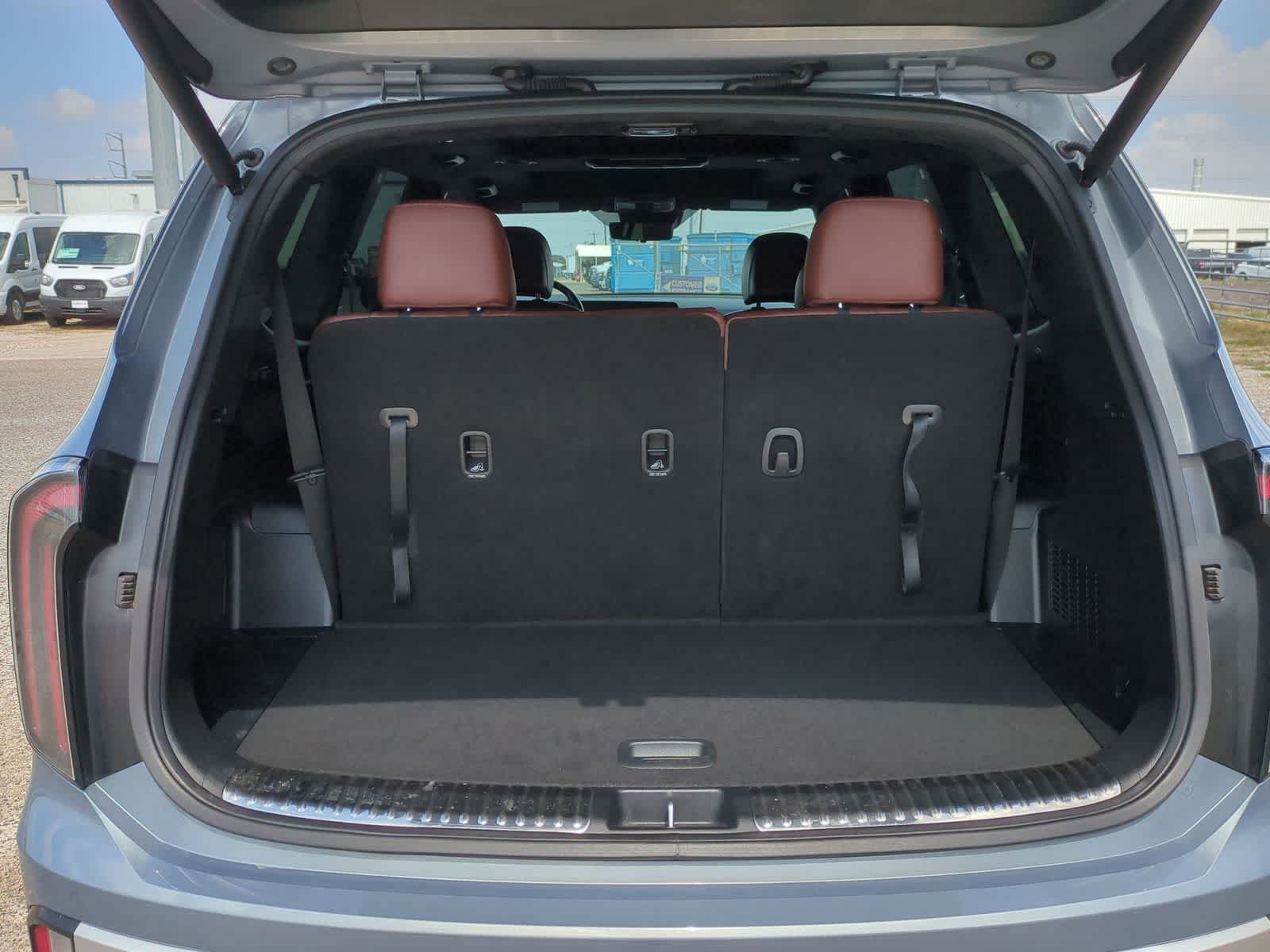 Thumbnail: 2023 Kia Telluride - 26