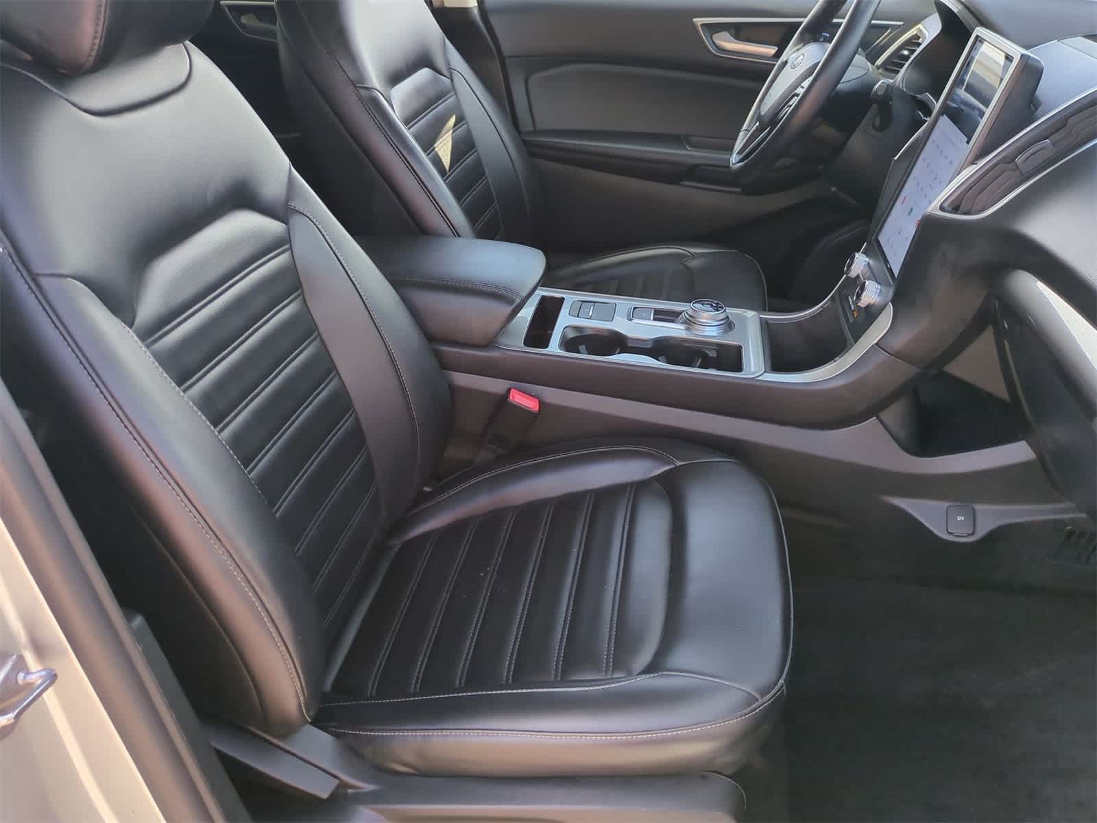 Thumbnail: 2023 Ford Edge - 26