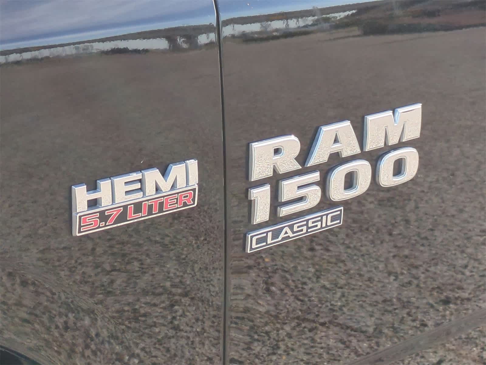 Thumbnail: 2019 RAM 1500 Classic - 29
