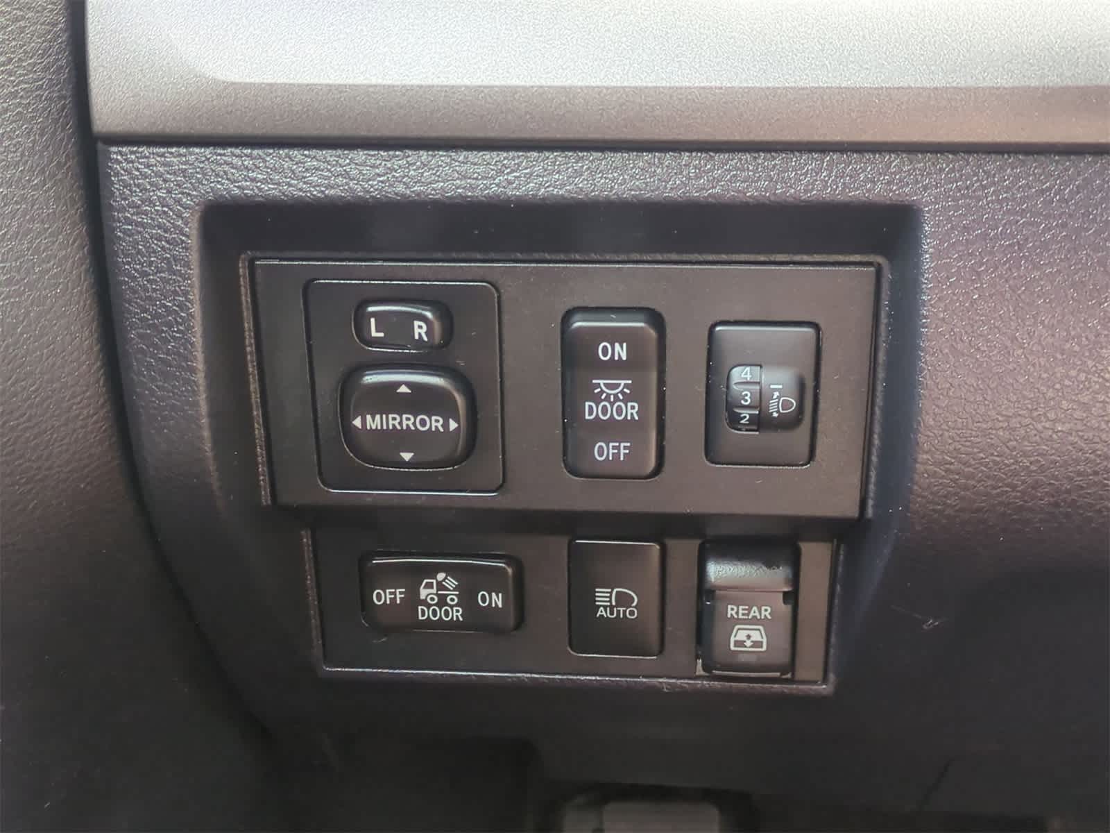 Thumbnail: 2021 Toyota Tundra - 16