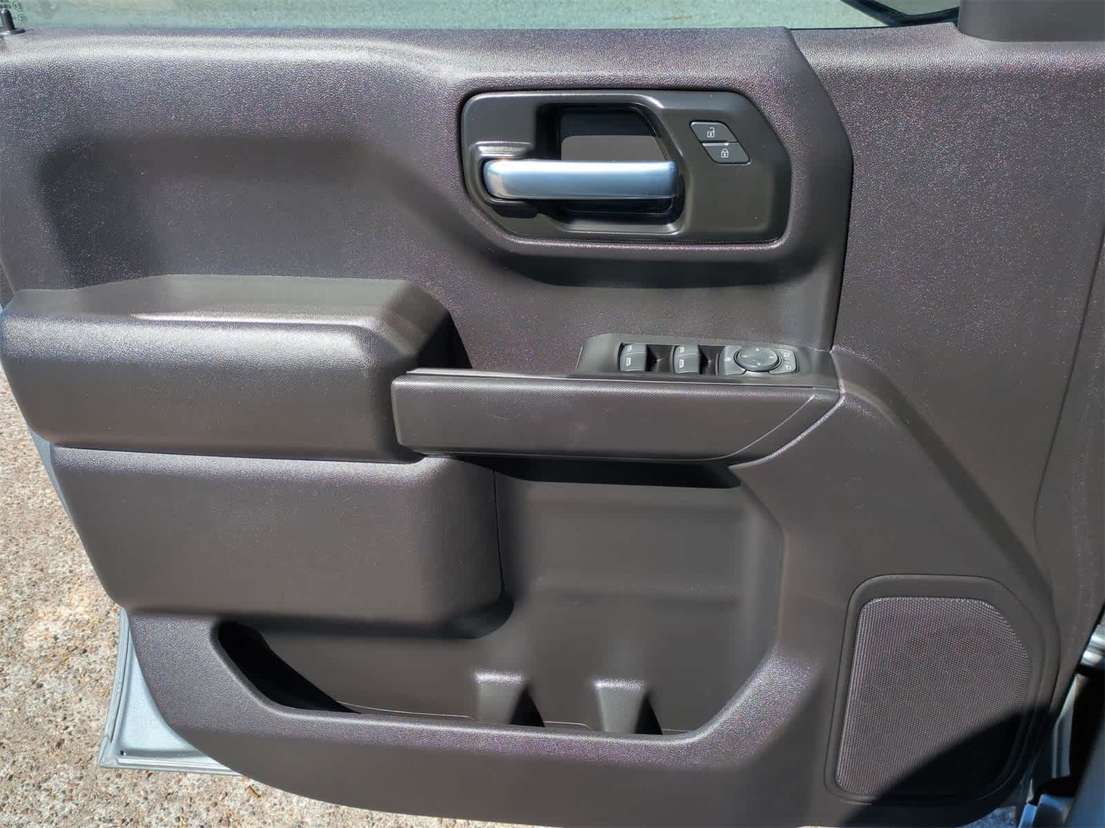 Thumbnail: 2023 Chevrolet Silverado 1500 - 21