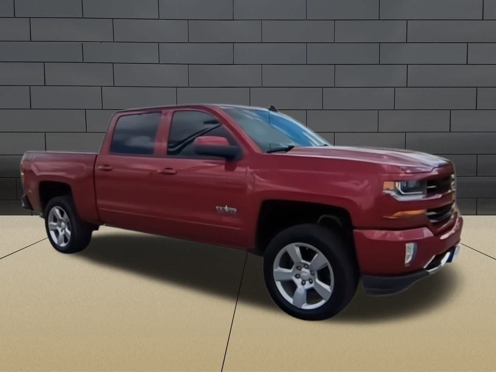 2018 Chevrolet Silverado 1500 LT photo 2
