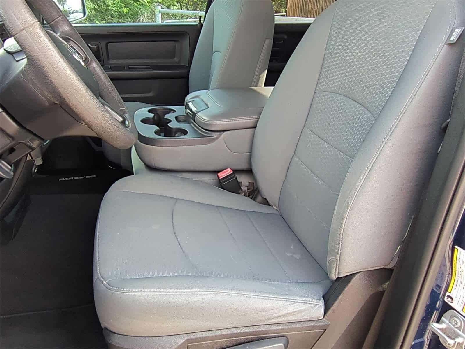 Thumbnail: 2020 RAM 1500 Classic - 17