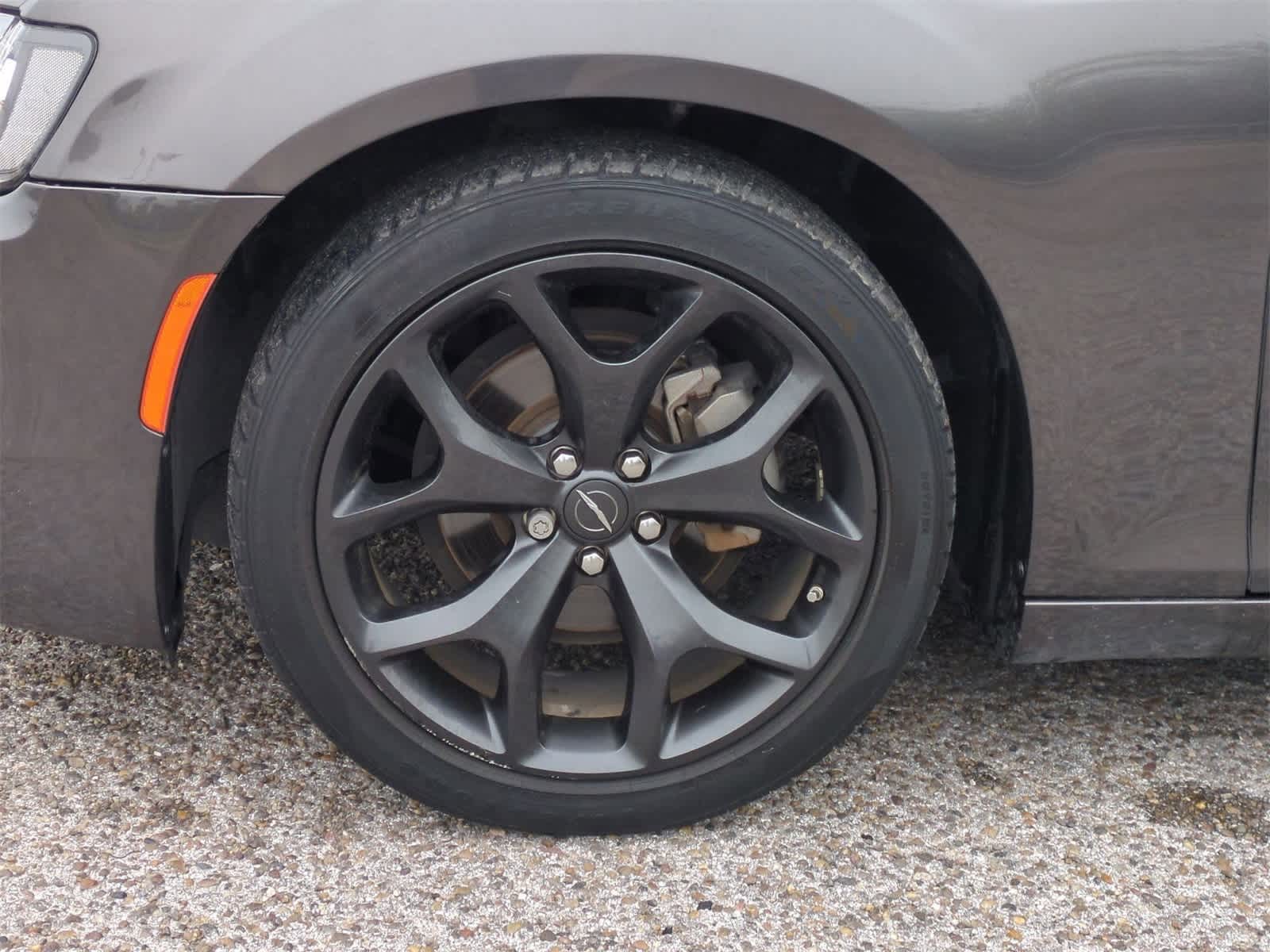 Thumbnail: 2023 Chrysler 300 - 31