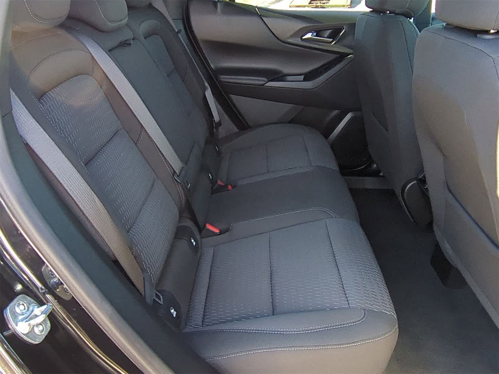 Thumbnail: 2025 Chevrolet Equinox - 25