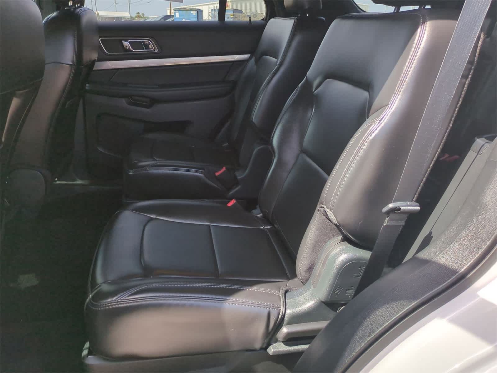 2019 Ford Explorer XLT 24