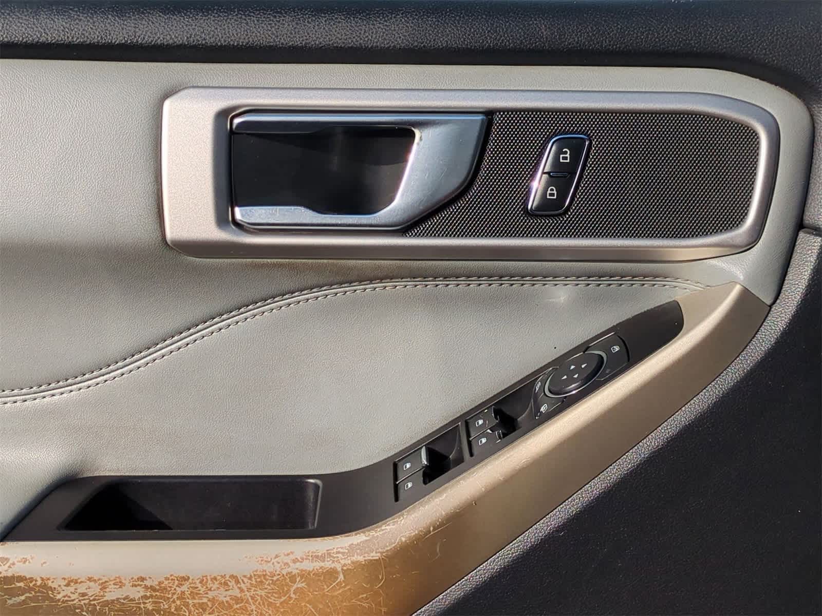 Thumbnail: 2021 Ford Explorer - 23