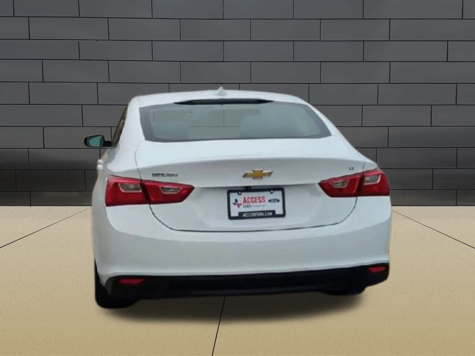 Thumbnail: 2023 Chevrolet Malibu - 7