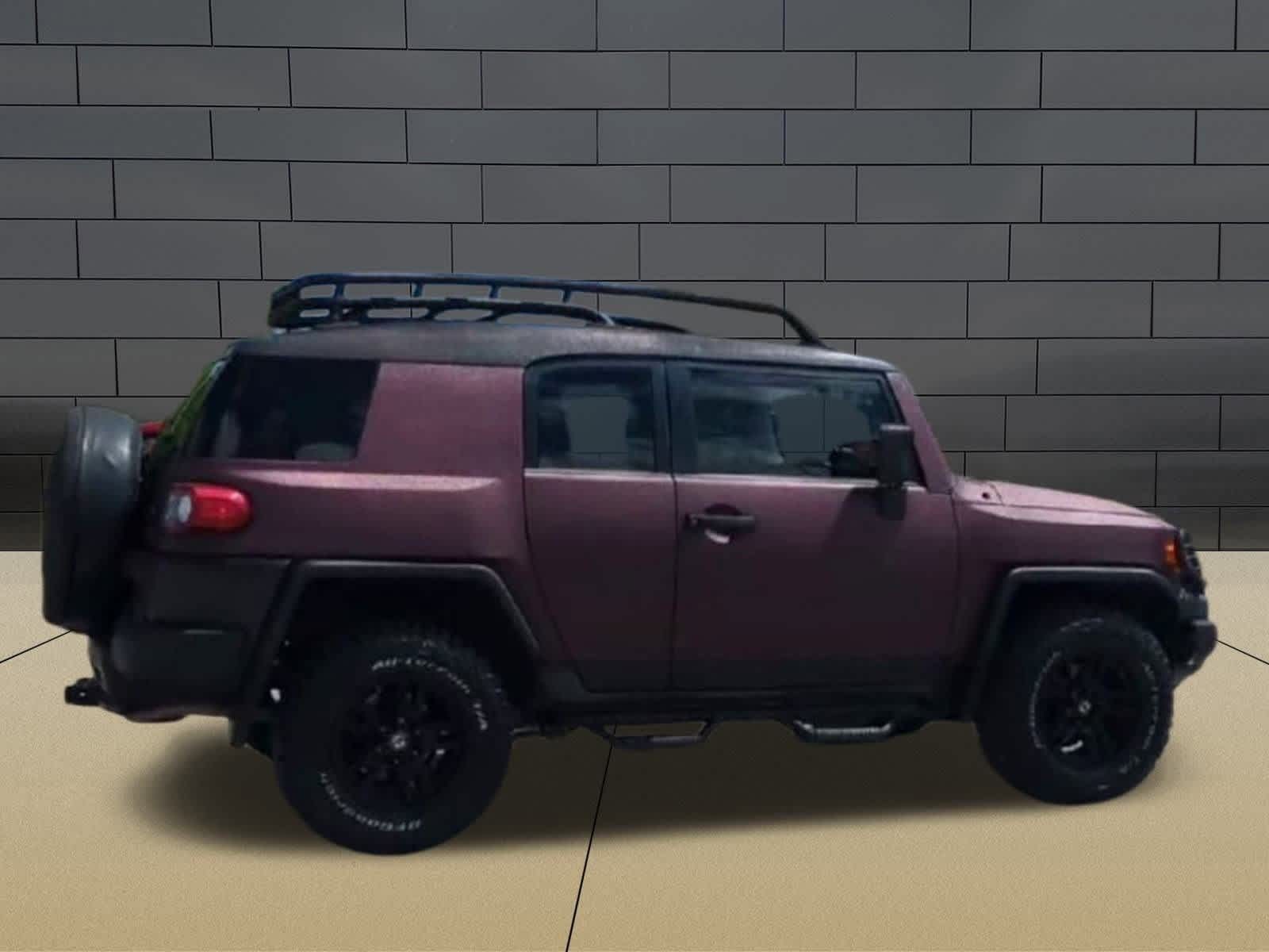 Thumbnail: 2013 Toyota FJ Cruiser - 2