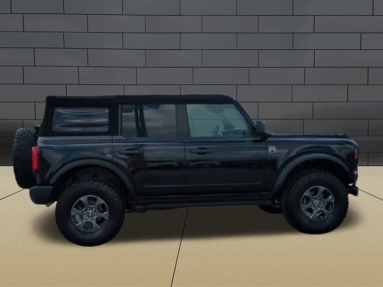 Thumbnail: 2022 Ford Bronco - 9