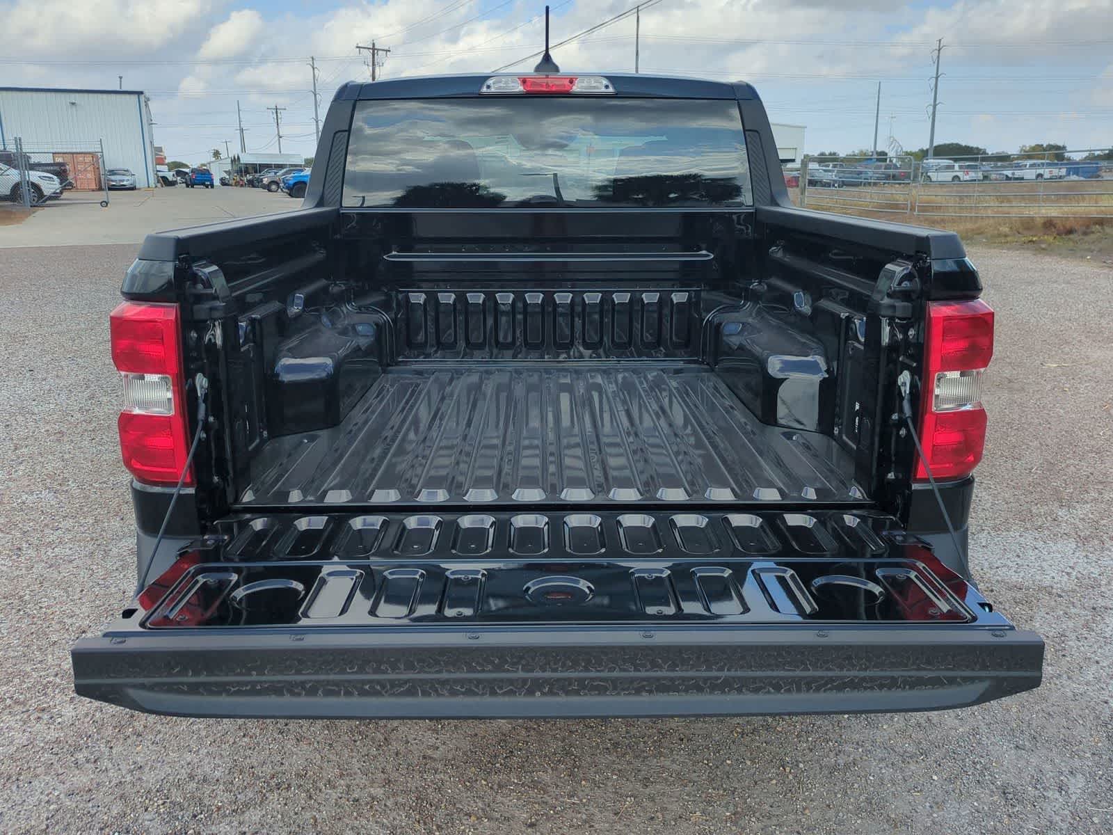 Thumbnail: 2025 Ford Maverick - 23