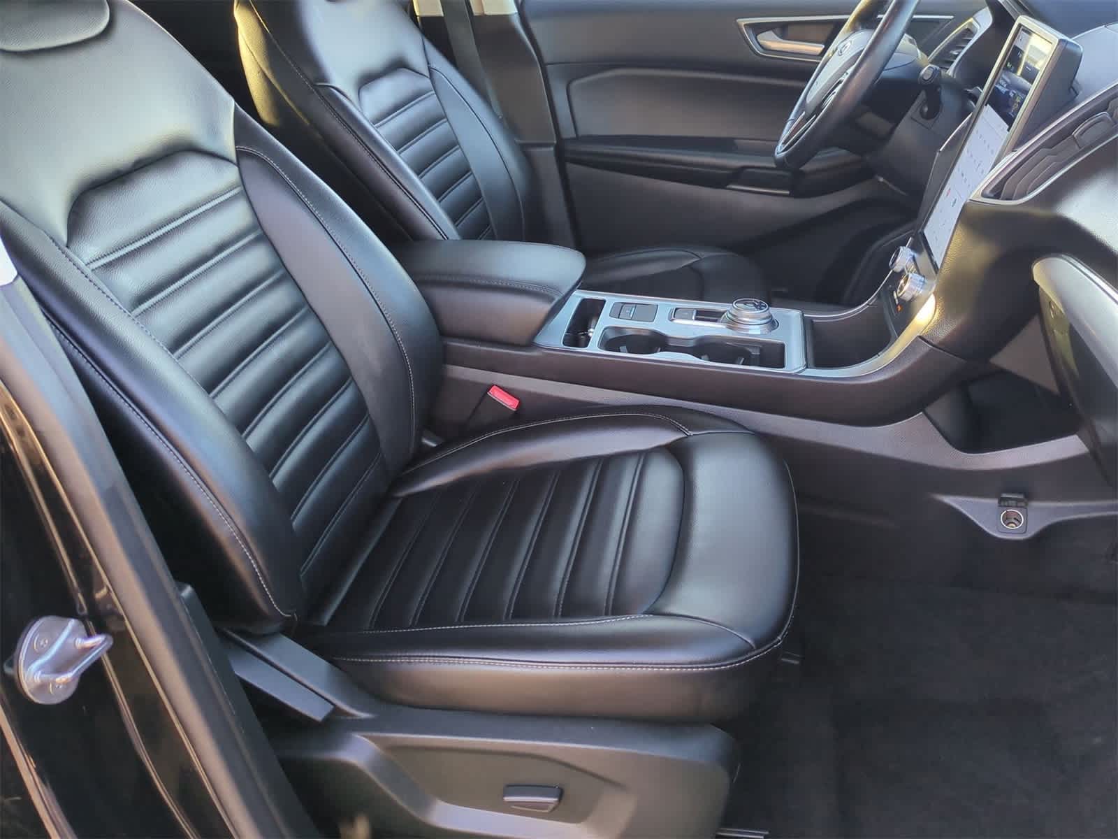 Thumbnail: 2022 Ford Edge - 26