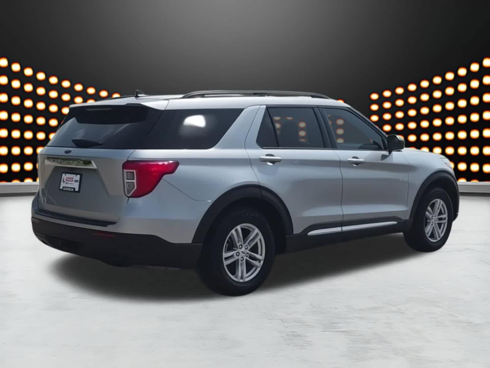 Thumbnail: 2022 Ford Explorer - 8