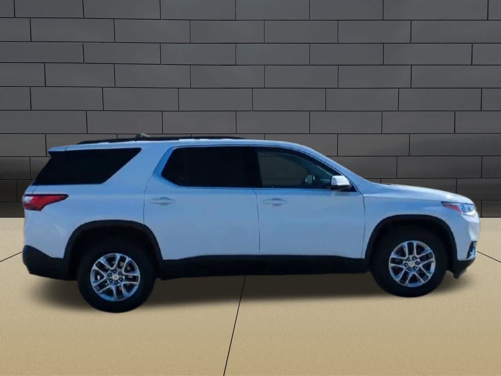 Thumbnail: 2020 Chevrolet Traverse - 9