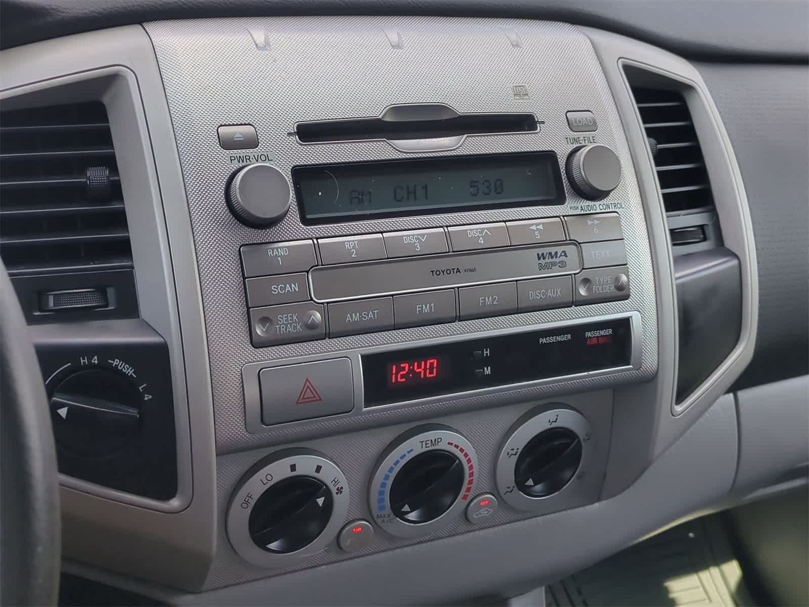 Thumbnail: 2010 Toyota Tacoma - 13