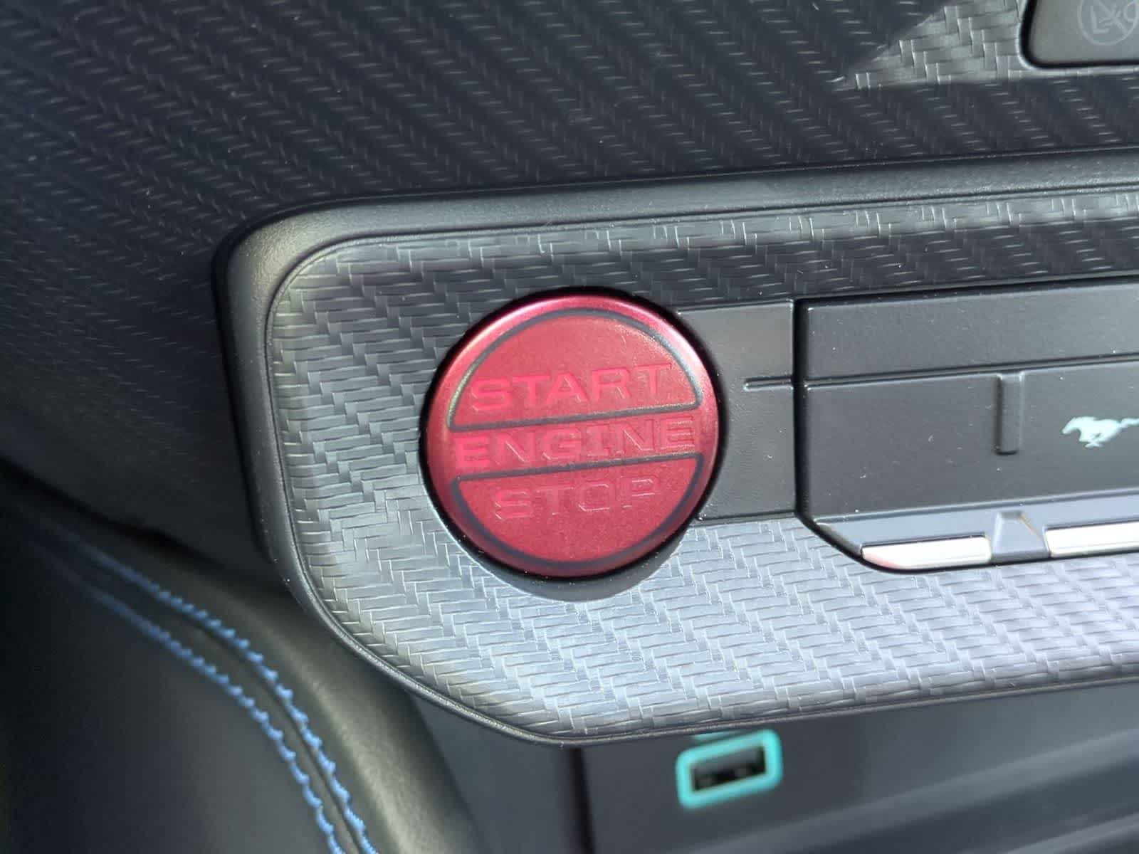 2025 Ford Mustang Dark Horse - Photo 17