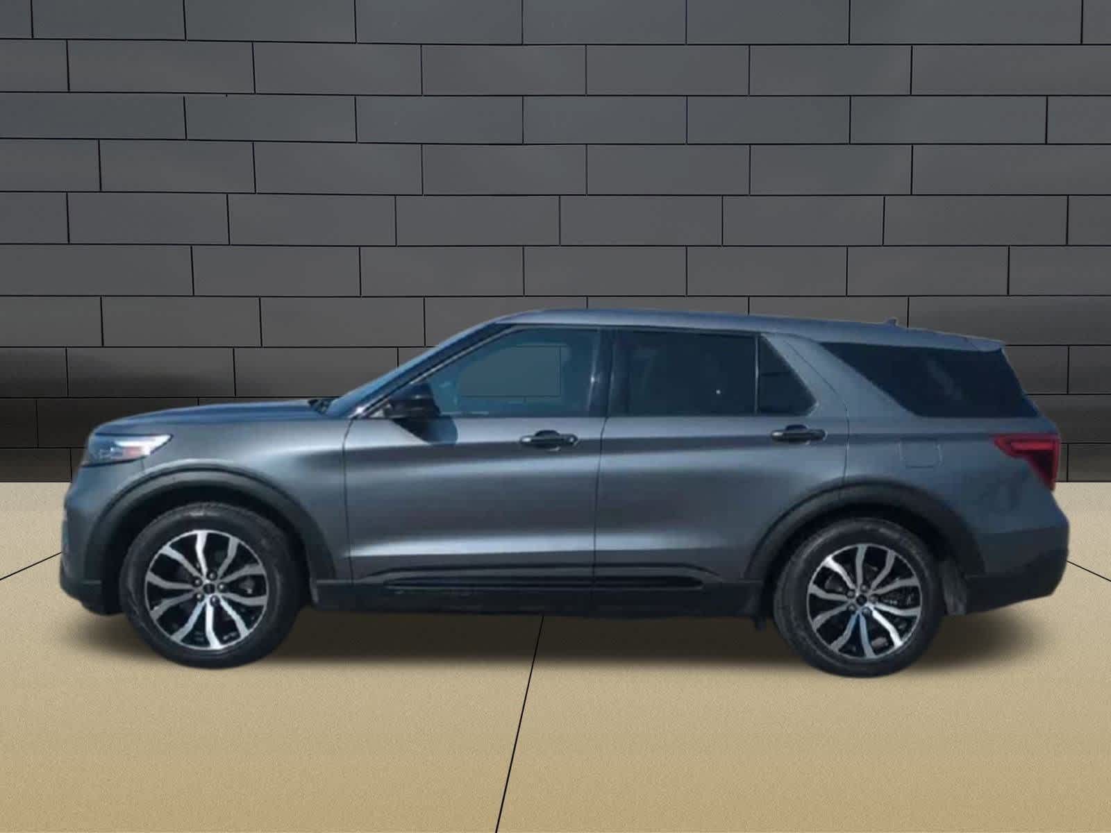 Thumbnail: 2022 Ford Explorer - 5