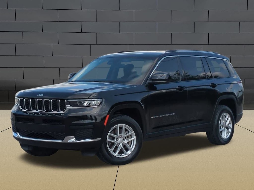 Used 2022 Jeep New Grand Cherokee Laredo SUV