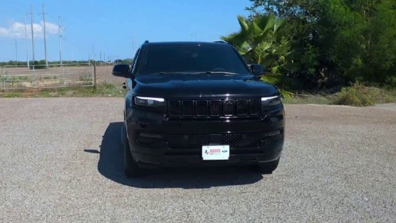 Thumbnail: 2023 Jeep Wagoneer - 3