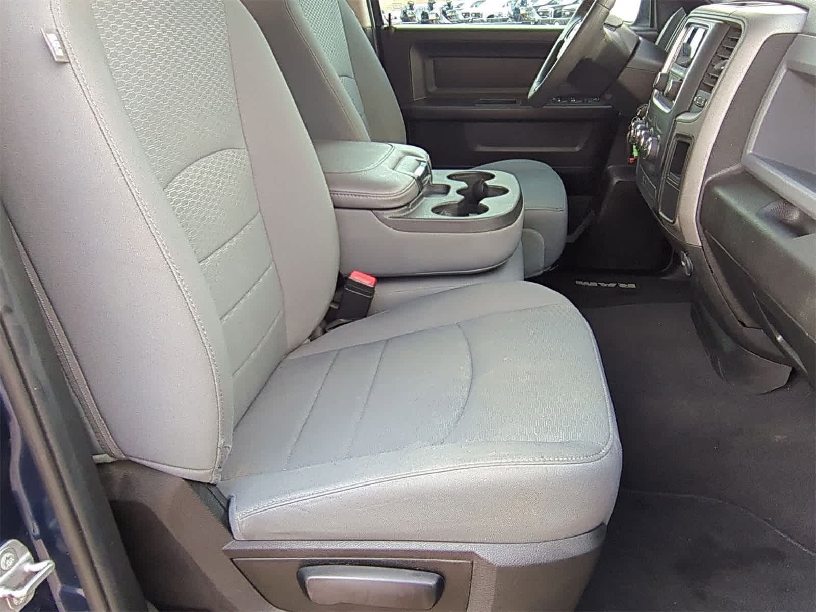 Thumbnail: 2020 RAM 1500 Classic - 25