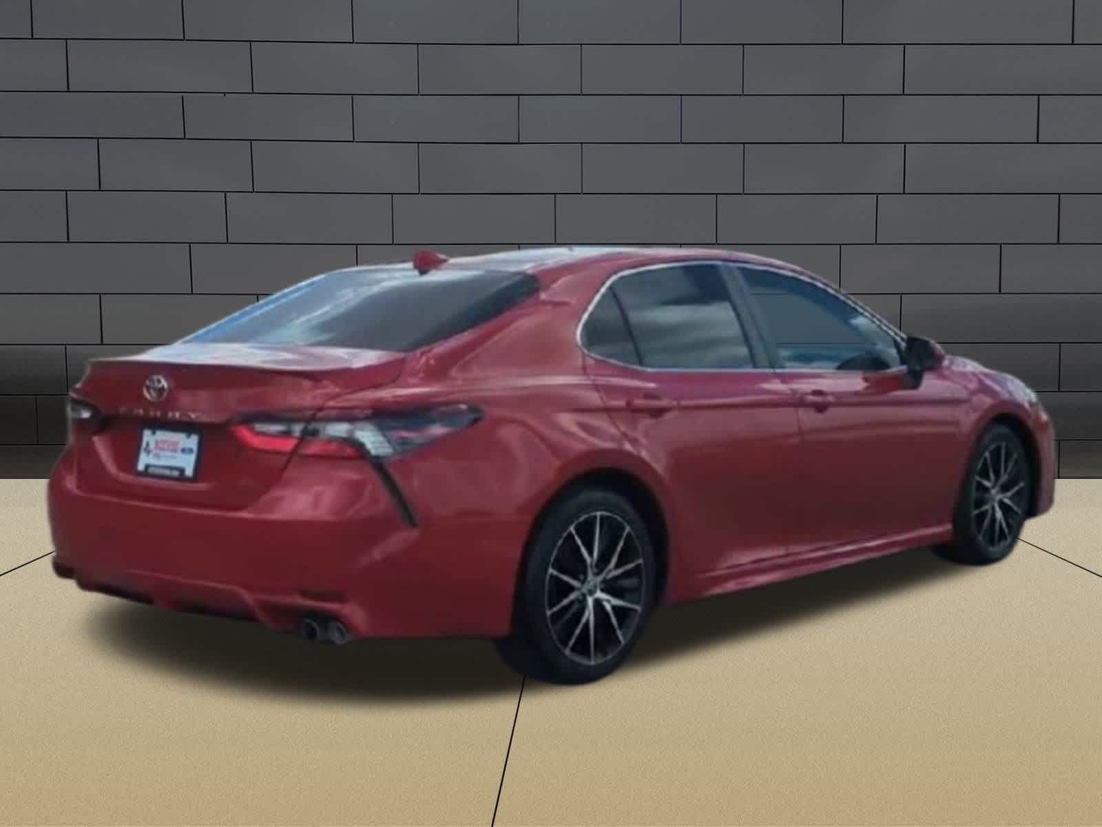 Thumbnail: 2022 Toyota Camry - 8
