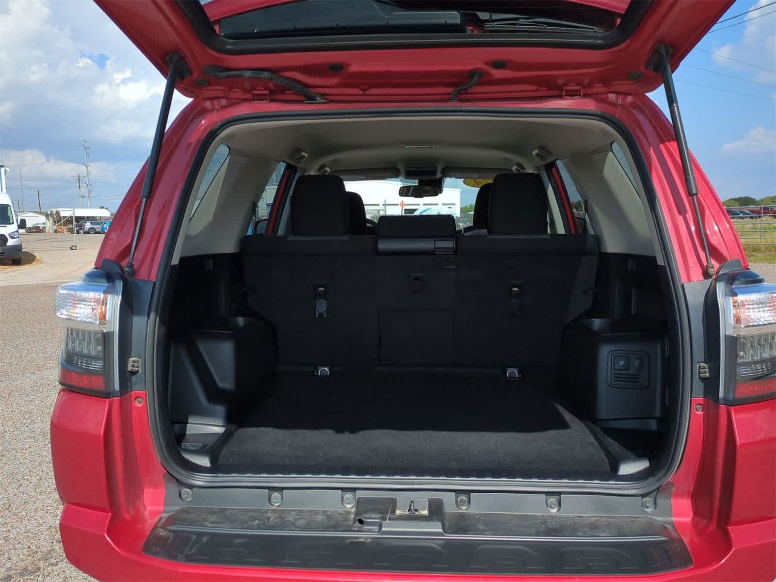 Thumbnail: 2024 Toyota 4Runner - 24