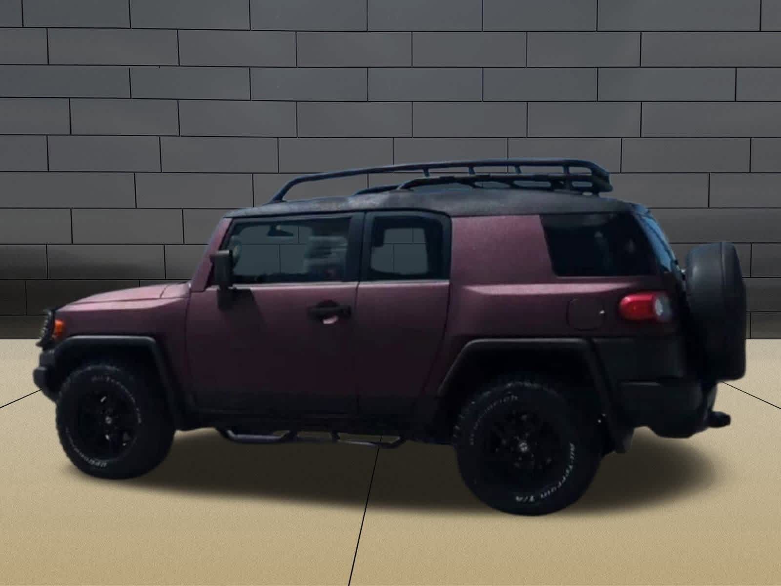 Thumbnail: 2013 Toyota FJ Cruiser - 7