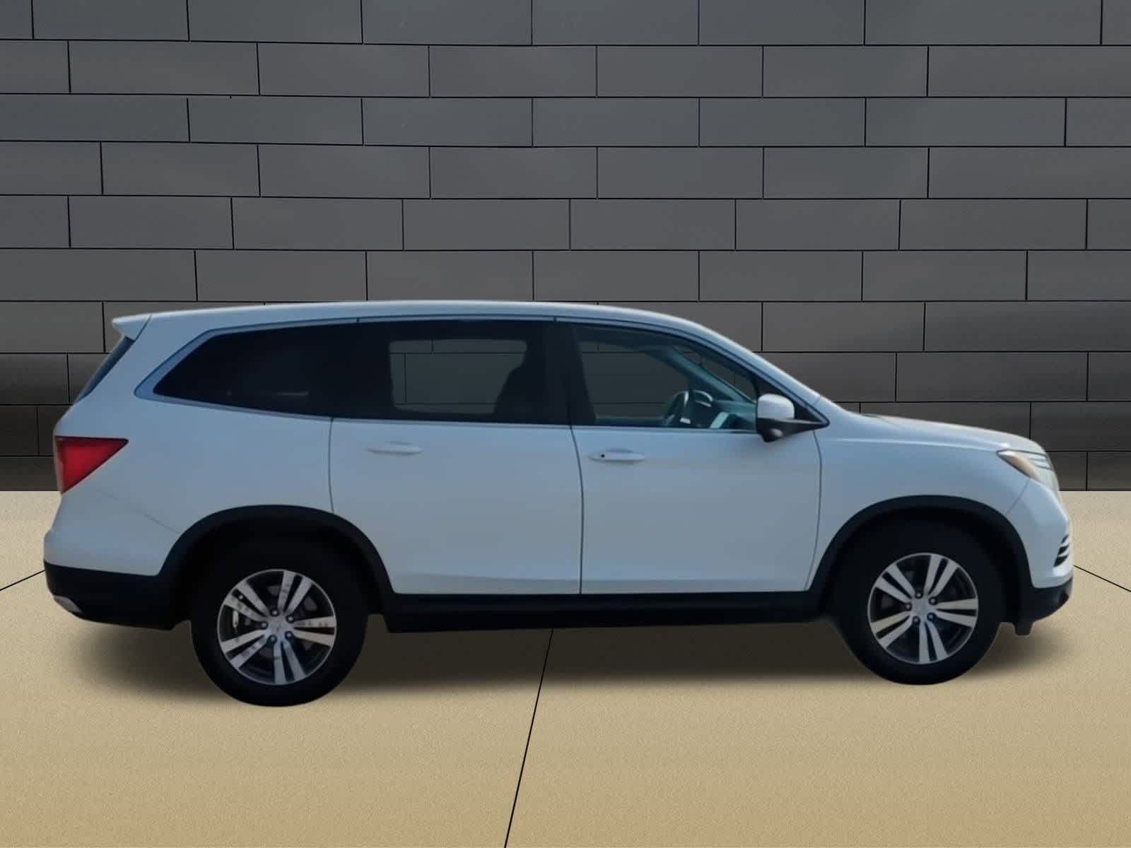 Thumbnail: 2018 Honda Pilot - 9