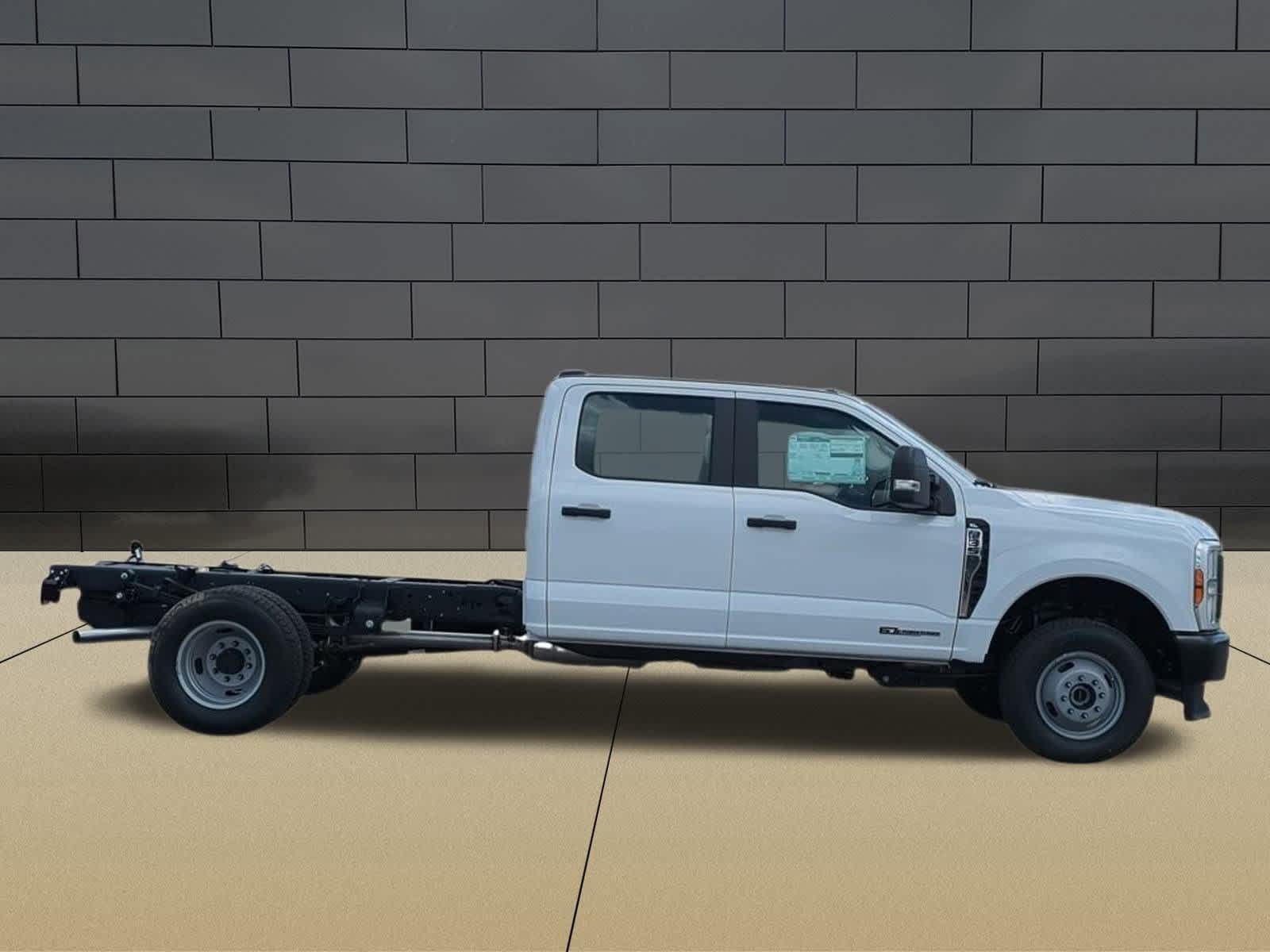 Thumbnail: 2025 Ford F-350 - 9