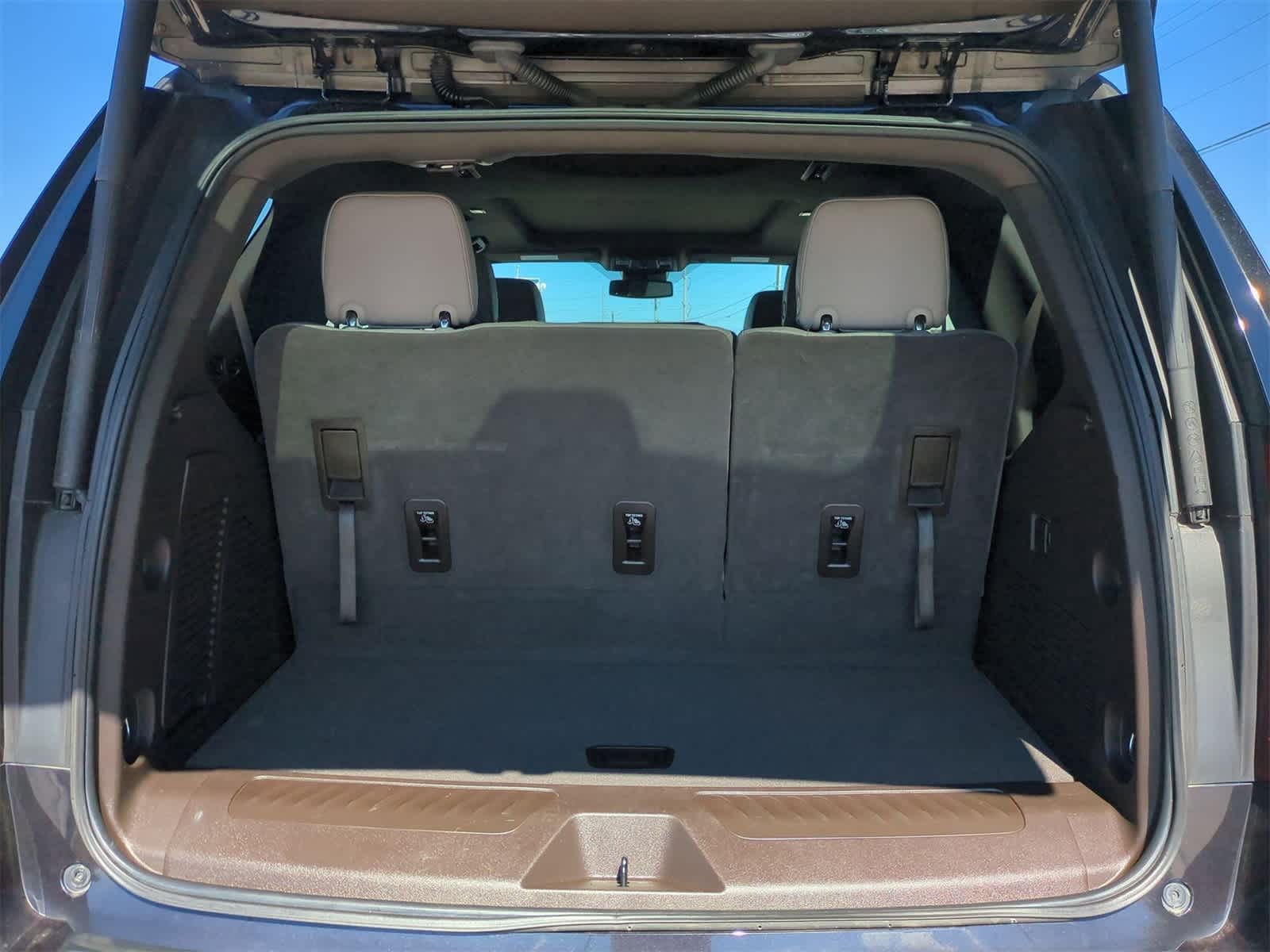 Thumbnail: 2023 GMC Yukon - 25