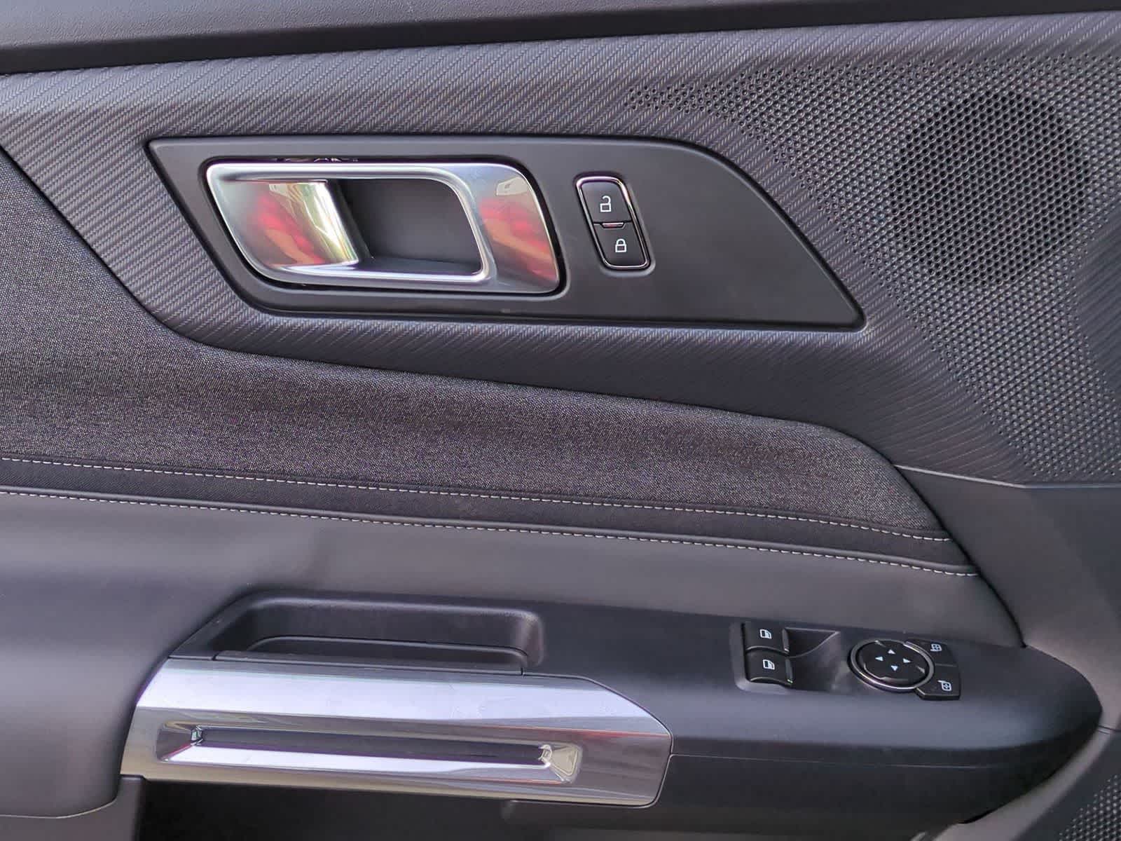 2025 Ford Mustang EcoBoost Fastback - Photo 21