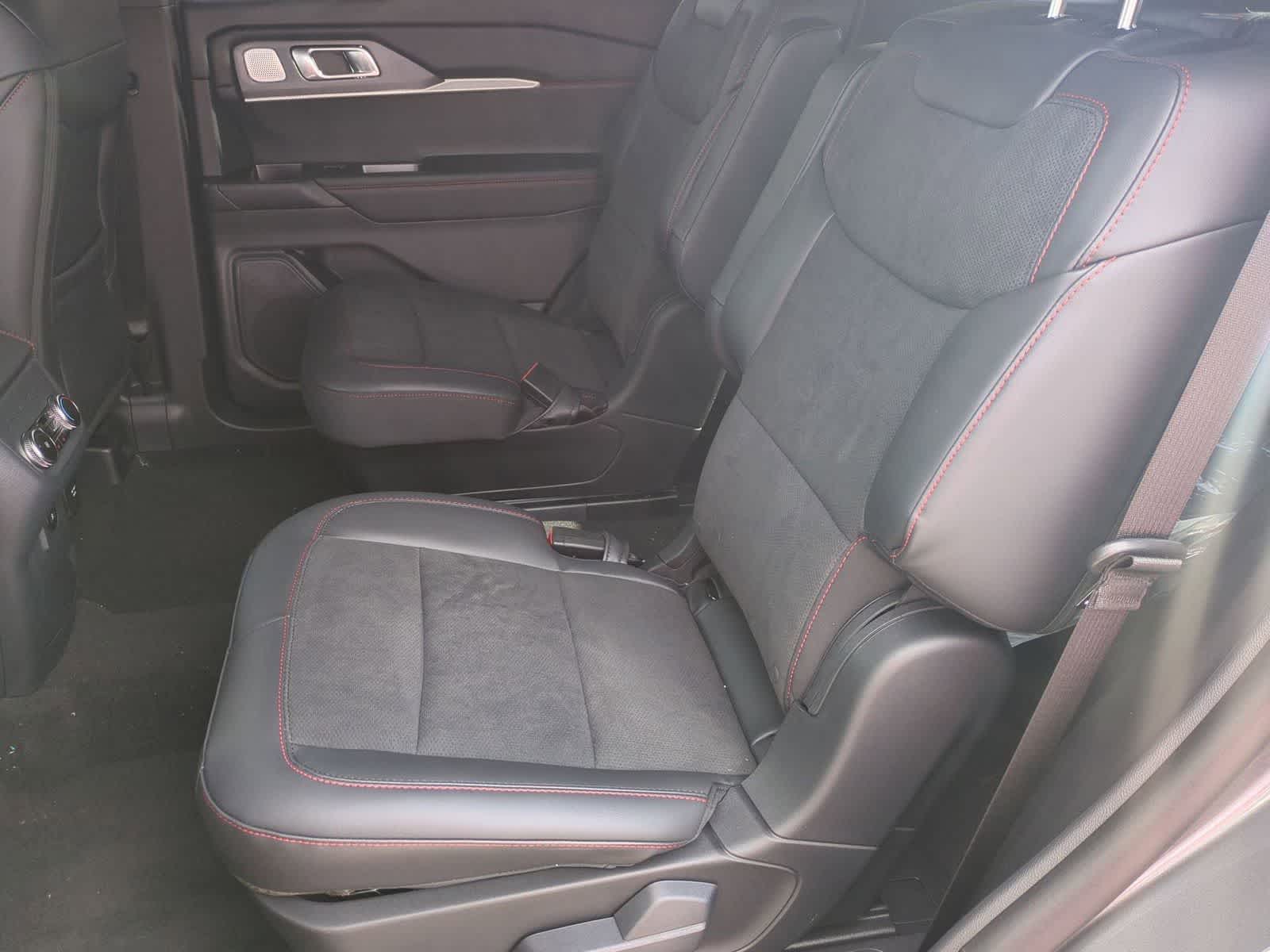 Thumbnail: 2026 Ford Explorer - 25