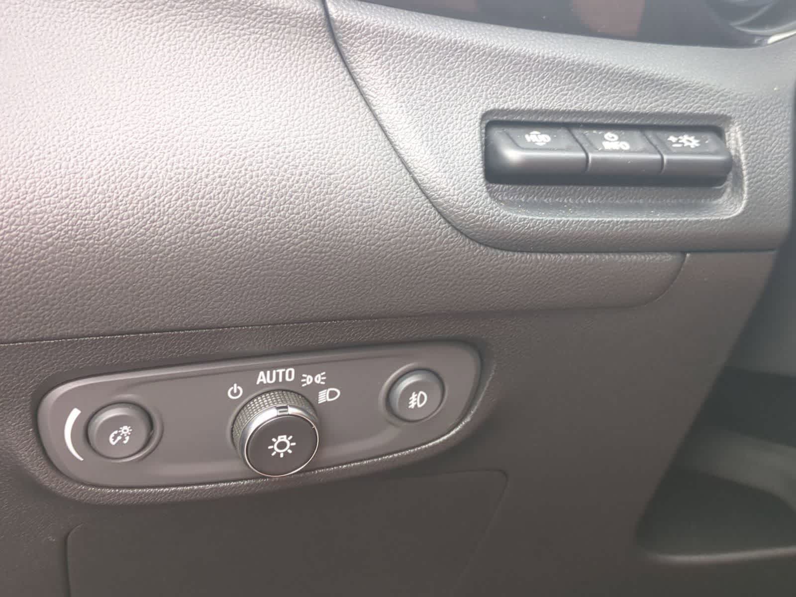 Thumbnail: 2022 Buick Encore GX - 18