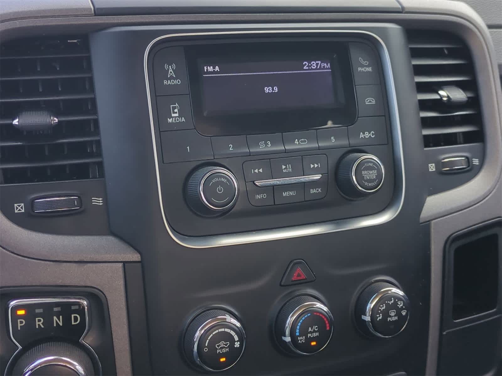 Thumbnail: 2019 RAM 1500 Classic - 13