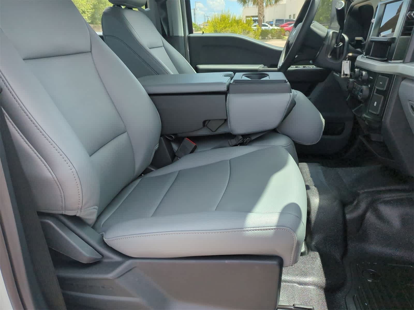 Thumbnail: 2025 Ford F-350 - 23