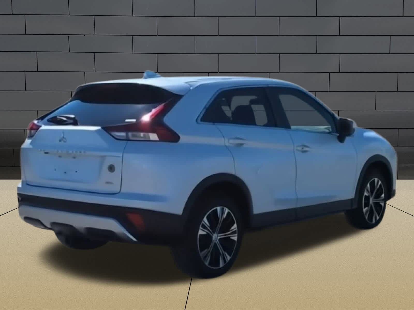 Thumbnail: 2022 Mitsubishi Eclipse Cross - 8