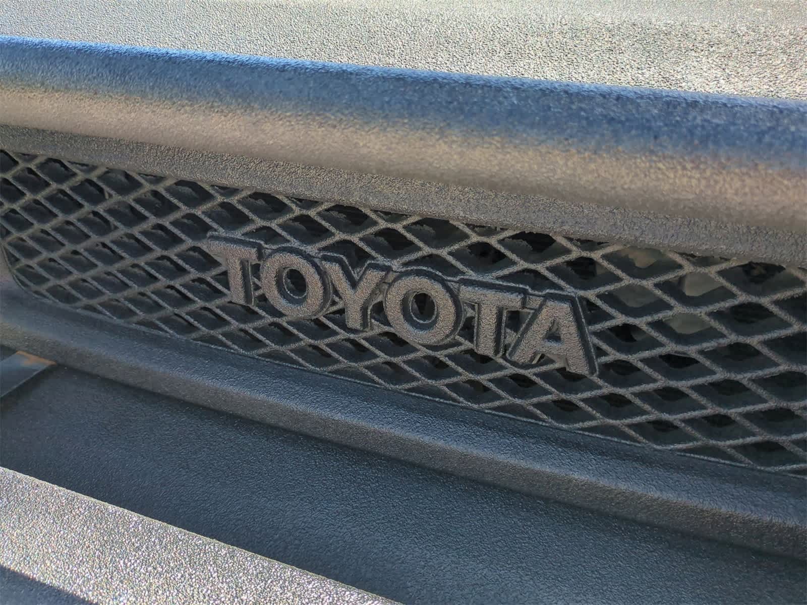 Thumbnail: 2013 Toyota FJ Cruiser - 28