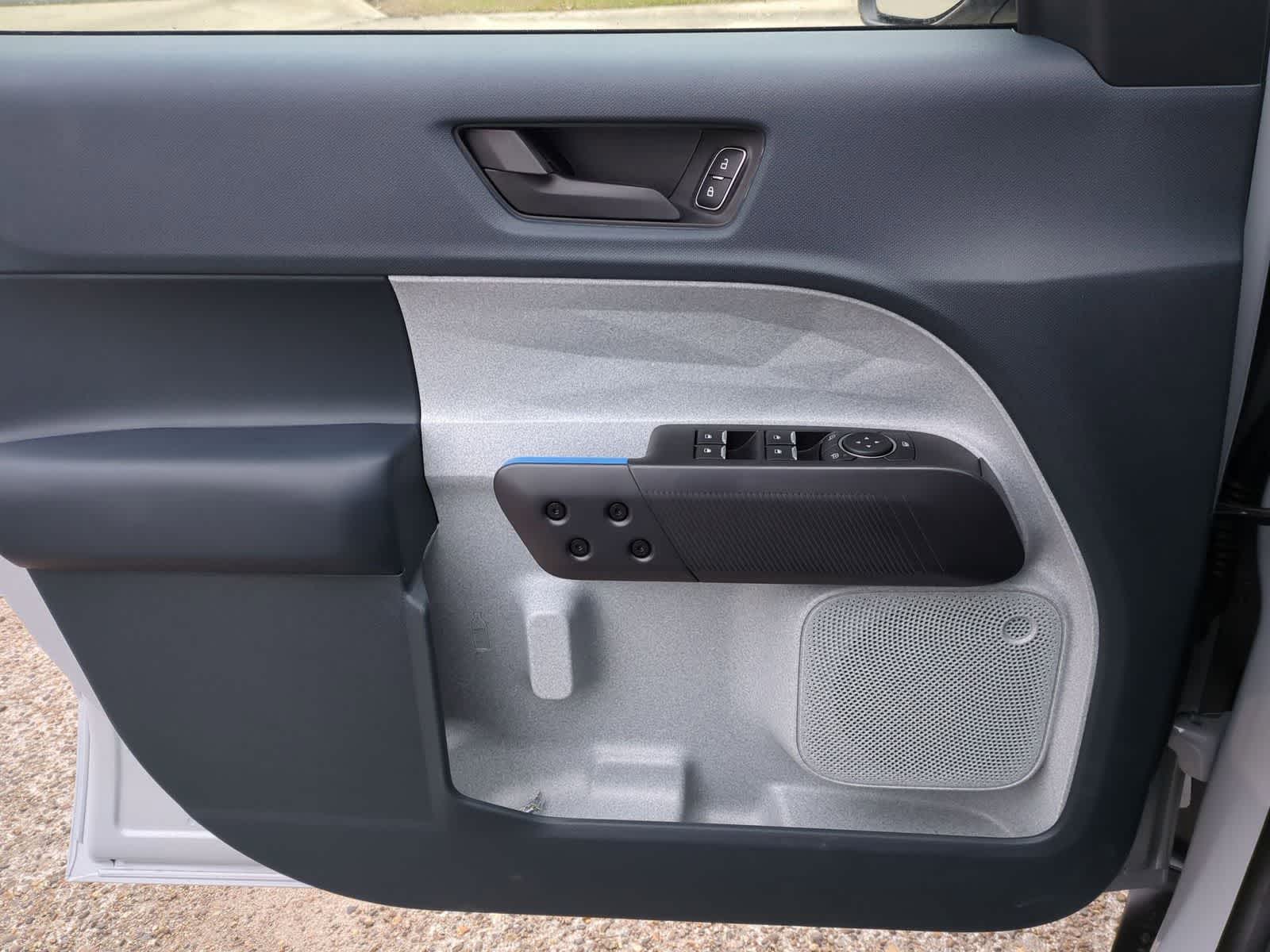 Thumbnail: 2025 Ford Maverick - 21